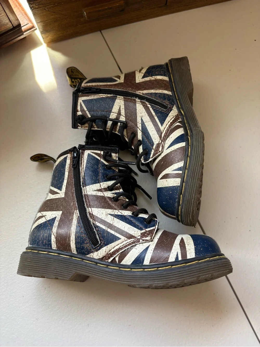 Dr. Martens Brooklee boots distressed Union Jack flag size 10 toddler